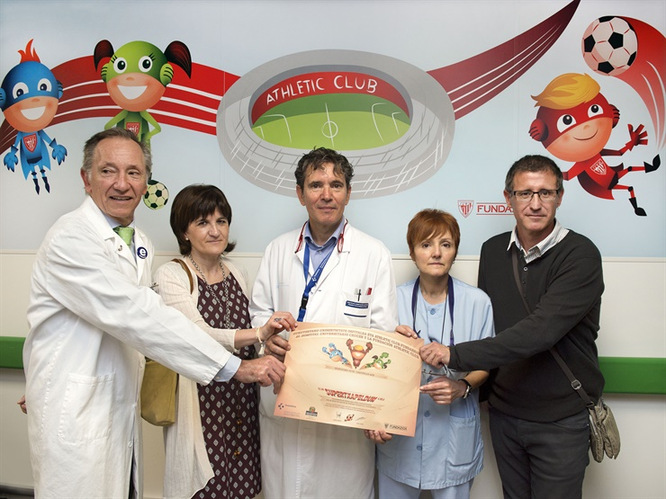 Athletic Club bring the soul of football to paediatric hospitals