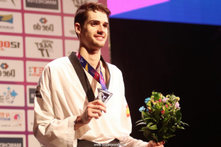 Lo que no se vio de la medalla de plata de Javier Pérez Polo en el Mundial de Taekwondo