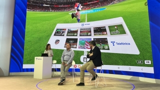El Atlético de Madrid exhibe su innovadora experiencia 5G Multicam en el Mobile World Congress